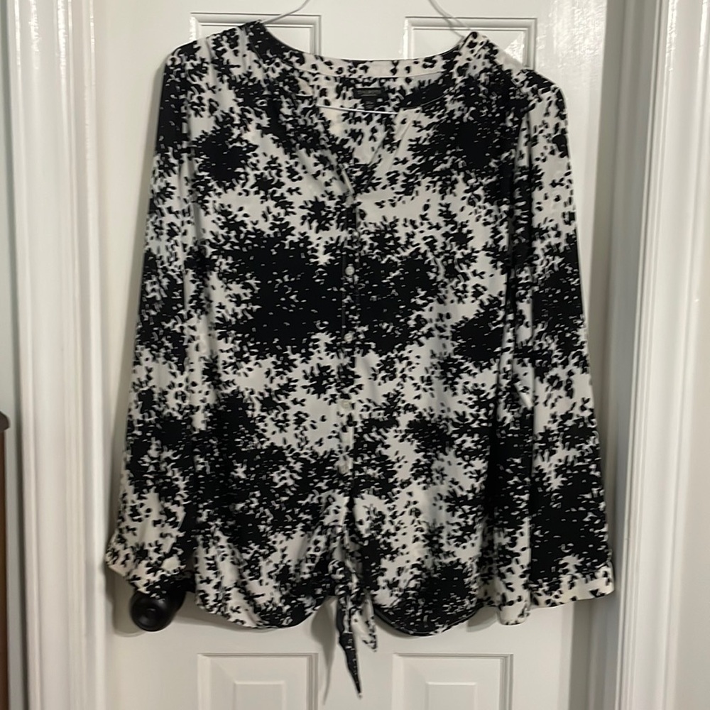Talbots - 2XP- black and white button up blouse with bottom tie